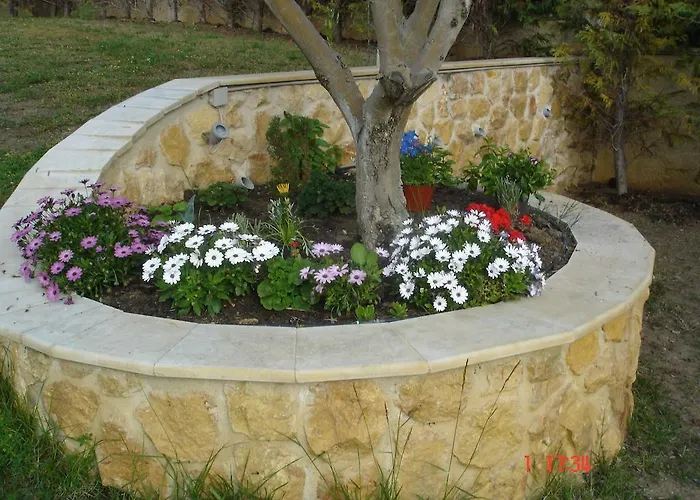 Sofia Luxury Maisonettes * 니키티